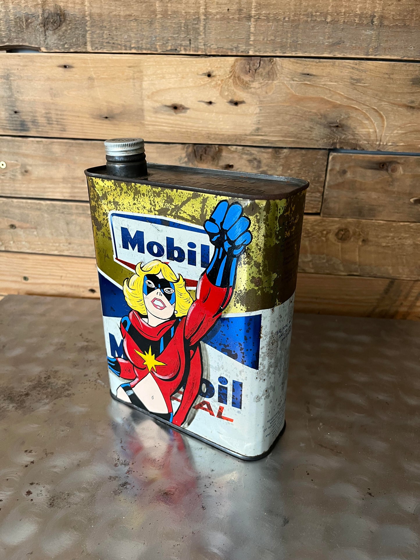 Bidon d'huile Captaine Marvel